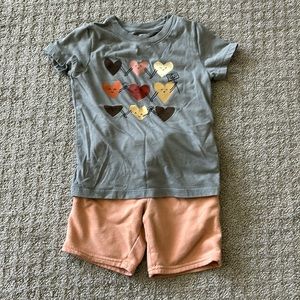 ( ✨5 for $20✨) Happy Hearts Tee & Peach Shorts - 3T